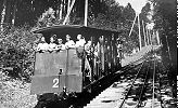 Standseilbahn Linthal Braunwald - Wagen 1907-1939 bei der Ausweiche - Foto Archiv standseilbahnen.ch