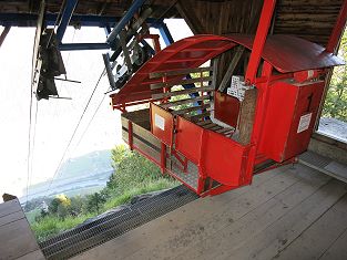 Niederberger Schiffli der 1. Generation - offene Fahrkabine - Openair - Luftseilbahn